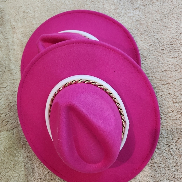 Fuschia Pink Fedora with Faux Gold Chain - Picture 14 of 15